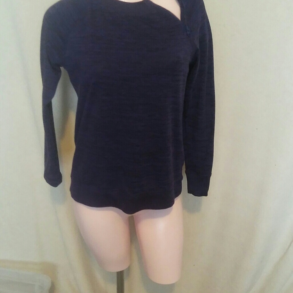 Long sleeve pull over shirt. Bought from Cabelas